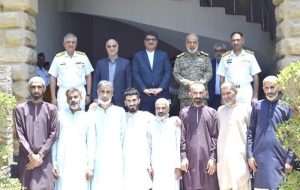 8 خدمه ایرانی نجات یافته توسط پاکستان به کشور بازگشتند 8 خدمه ایرانی نجات یافته توسط پاکستان به کشور بازگشتند