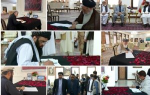 امضای دفتر یادبود شهدای خدمت توسط مقامات و شخصیت های افغان