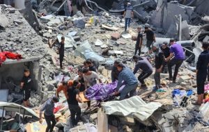 روز 239 طوفان الاقصی| حمله موشکی یمن در خلیج عدن روز 239 طوفان الاقصی| حمله موشکی یمن در خلیج عدن