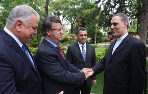 دیدار رئیس گروه دوستی پارلمانی ترکیه و ایران با سفیر کشورمان دیدار رئیس گروه دوستی پارلمانی ترکیه و ایران با سفیر کشورمان