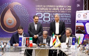 Contracts worth over $1.1b signed on last day of Iran Oil Show