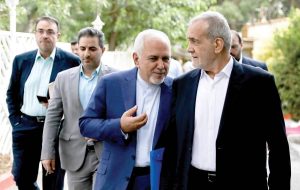 دولت پزشکیان به دنبال روش‌های دیگر درآمدزایی به جز مالیات باشد/ دست همه دولت‌ها در جیب مردم بوده است/ برای بهبود اقتصاد نیازمند اصلاحات جدی در سیاست خارجی هستیم