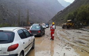 تردد روان در محورهای شمالی/ بارش باران در جاده های 6 استان