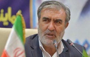 عزیزی:جمهوری خواهان و دموکرات ها دو لبه یک قیچی هستند