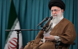 آغاز دیدار امام خامنه ای با بسیجیان