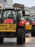 “Don’t bite the hand that feeds you”: British farmers unite against PM Starmer 