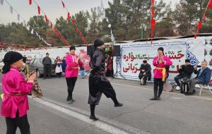 شاهنامه خوانی و نمایش کودک در «جشن یلدای مهربانی»