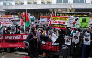 Protests in New York in support of Gaza hospital director