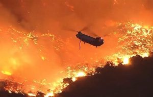 Los Angeles inferno switches direction, anger rises over fire response