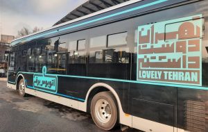کشتی حامل 50 اتوبوس برقی به بندرعباس رسید