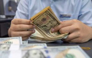 فارن‌پالسی: استفاده آمریکا از دلار به عنوان سلاح به تیر به خودی تبدیل شد