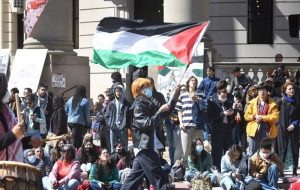 نامه 5 سناتور یهودی به ترامپ: دست از سرکوب دانشگاه ها بردار نامه 5 سناتور یهودی به ترامپ: دست از سرکوب دانشگاه ها بردار