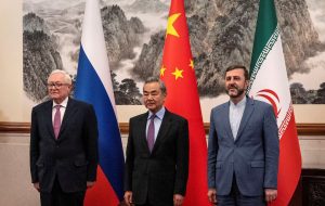 نشست پکن؛ انسجام ایران، چین و روسیه در برابر سرگردانی اروپا و یکه تازی ترامپ نشست پکن؛ انسجام ایران، چین و روسیه در برابر سرگردانی اروپا و یکه تازی ترامپ