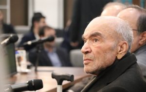 داوری: در ۹۲ سالگی نه کتاب می‌توانم بخوانم و نه زندگی می‌توانم بکنم / همه زندگی من با کتاب بوده است