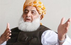توصیه فضل الرحمان به دولت پاکستان درباره پناهجویان افغان توصیه فضل الرحمان به دولت پاکستان درباره پناهجویان افغان