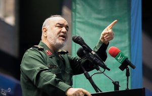 ارتش و سپاه در جایگاهی اند که می توانند برای همدیگر فدا شوند ارتش و سپاه در جایگاهی اند که می توانند برای همدیگر فدا شوند