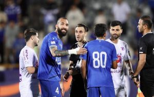 چشمی: هر کاری کنید استقلال نمی افتد/آه هوادار شما را می گیرد چشمی: هر کاری کنید استقلال نمی افتد/آه هوادار شما را می گیرد