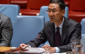 چین: آمریکا حتی از کشور بحران زده ای چون هائیتی نیز نمی گذرد چین: آمریکا حتی از کشور بحران زده ای چون هائیتی نیز نمی گذرد