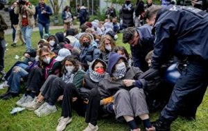 دستگیری دانشجویان حامی فلسطین در دانشگاه آلمانی دستگیری دانشجویان حامی فلسطین در دانشگاه آلمانی