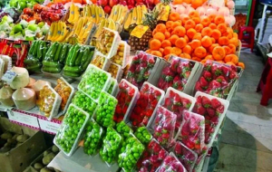 شوک قیمتی به بازار میوههای نوبرانه؛ چرا گوجهسبز نجومی شد؟ شوک قیمتی به بازار میوههای نوبرانه؛ چرا گوجهسبز نجومی شد؟