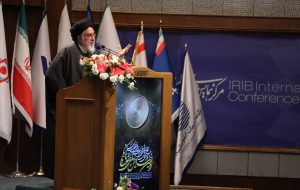 شعار «سرمایهگذاری برای تولید» میتواند نقطه عطف اقتصاد کشور باشد شعار «سرمایهگذاری برای تولید» میتواند نقطه عطف اقتصاد کشور باشد