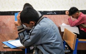 دردسر جدید دانش آموزان؛ یک غیبت 6 امتحان!