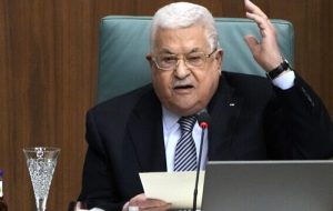 ابومازن دست به دامن حماس شد ابومازن دست به دامن حماس شد