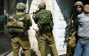 افشای استفاده صهیونیست ها از فلسطینی ها به عنوان سپر انسانی