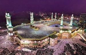 اظهار ارادت یک سودانی به امام خمینی در مسجدالحرام