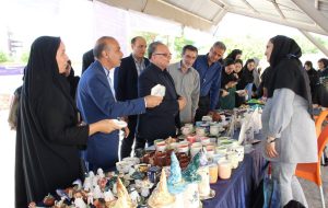 برگزاری آیین افتتاحیه بازارچه کارآفرینی دانشکده ملی مهارت دختران سمنان برگزاری آیین افتتاحیه بازارچه کارآفرینی دانشکده ملی مهارت دختران سمنان