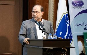 باید نگاه سنتی به علم را کنار بگذاریم/ بیمهری به نخبگان، مانع پیشرفت کشور است باید نگاه سنتی به علم را کنار بگذاریم/ بیمهری به نخبگان، مانع پیشرفت کشور است