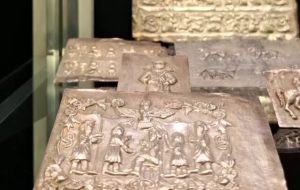 120 confiscated smuggled objects put on display in Tehran 120 confiscated smuggled objects put on display in Tehran