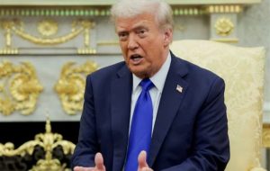 ترامپ از تعطیلی برنامه های دولتی خبر داد