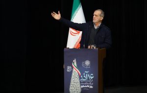 On National Student day, Pezeshkian emphasizes unity